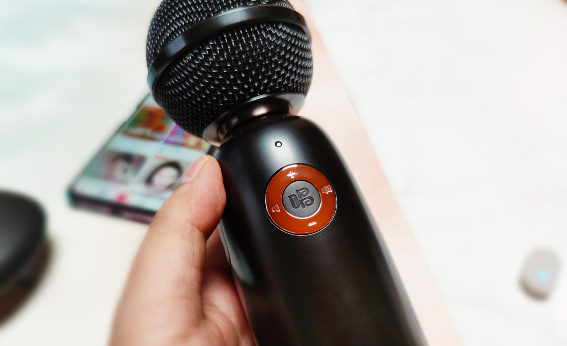 五音不全如何重启歌喉？李佳琦同款唱吧Q3体验，八种音效秒变歌王