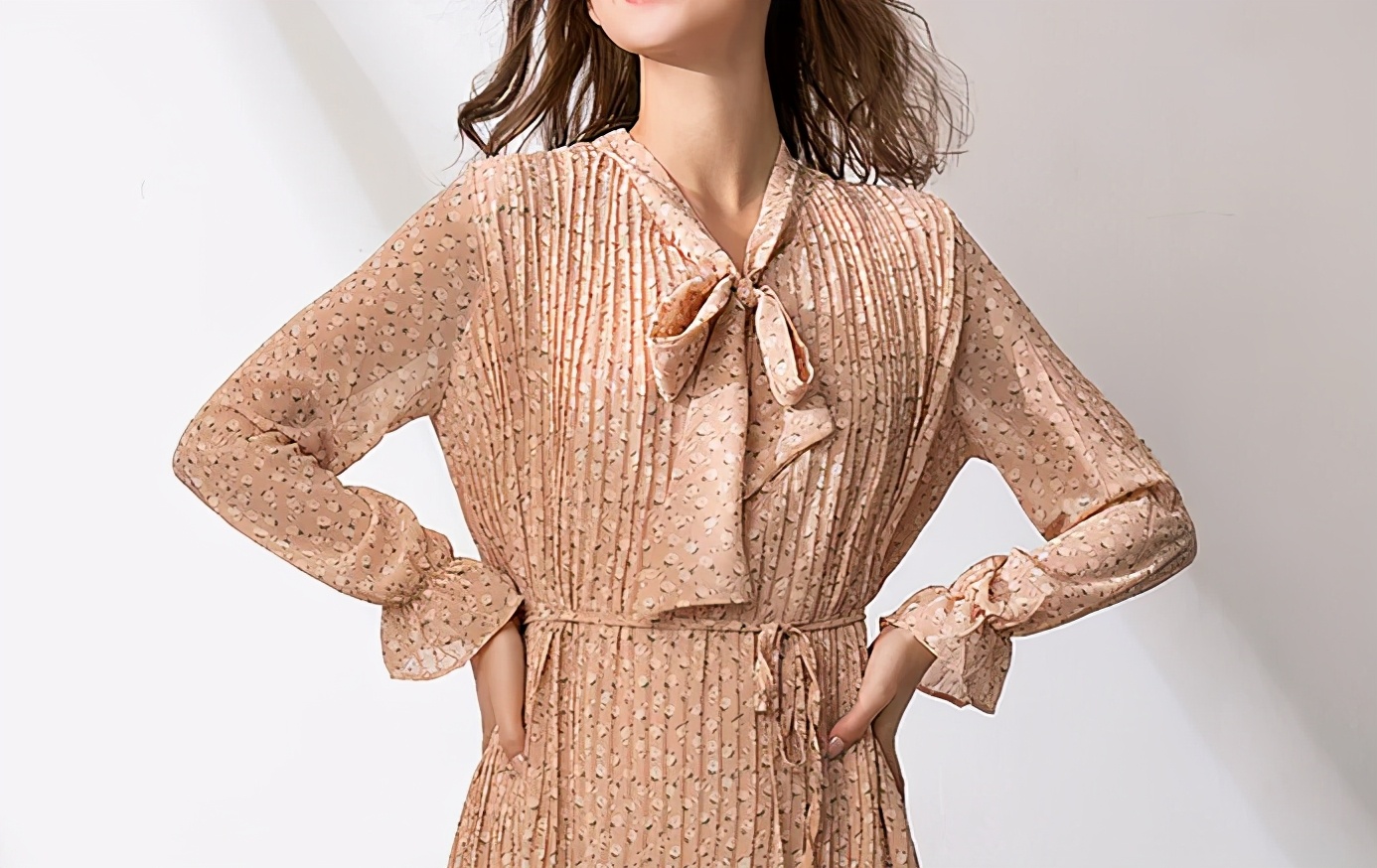 碎花裙这样选好看又显气质,浪漫碎花裙