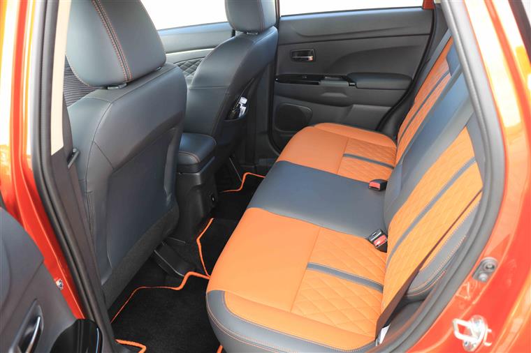 广汽三菱suv13万左右落地价,起售价不到十万的中型suv推荐