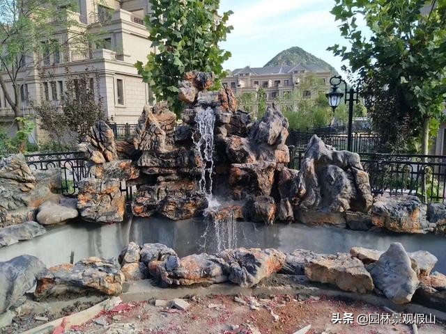 庭院小型假山鱼池造价多少钱建好,私家庭院鱼池假山设计制作方法