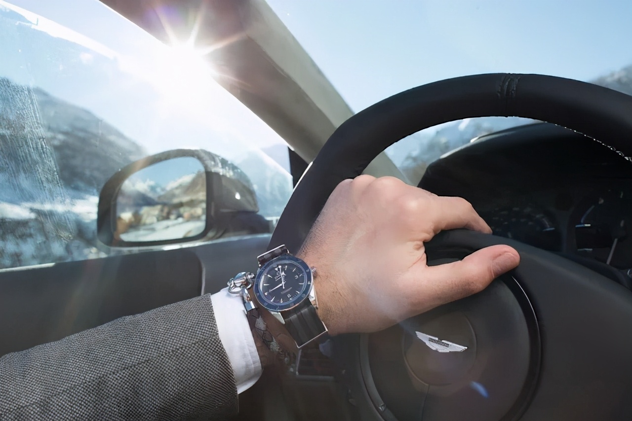 c罗降薪回曼联,c罗回归曼联首秀能穿7号球衣吗