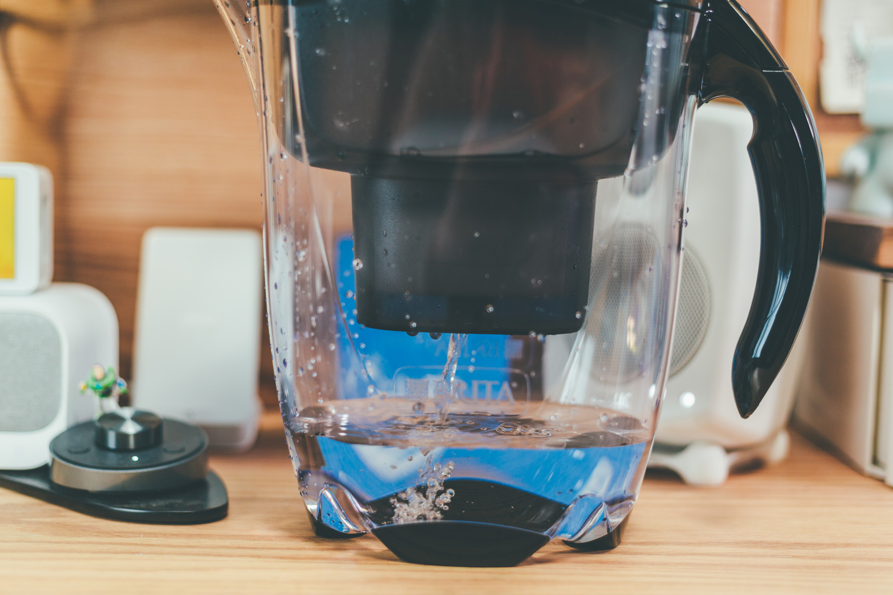 碧然德滤水壶一次最多能倒多少水,每天100升水净水器