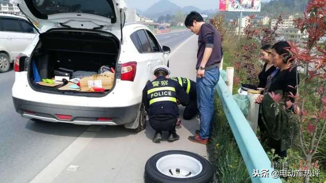 高速上换胎被扣6分只因姿势不对,高速换胎被扣12分怎么处理