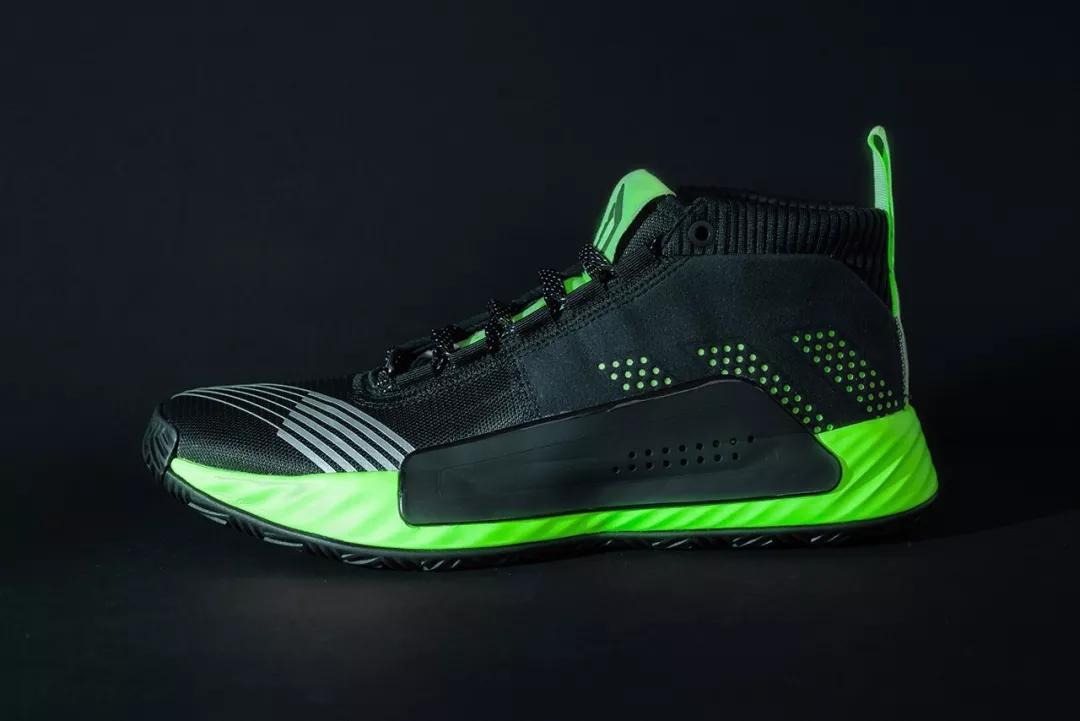 lululemon、VersaceJeans、Vetements诸多国际大牌入驻武汉