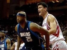 篮球常见阻挡犯规动作,篮球阻挡犯规案例讲解