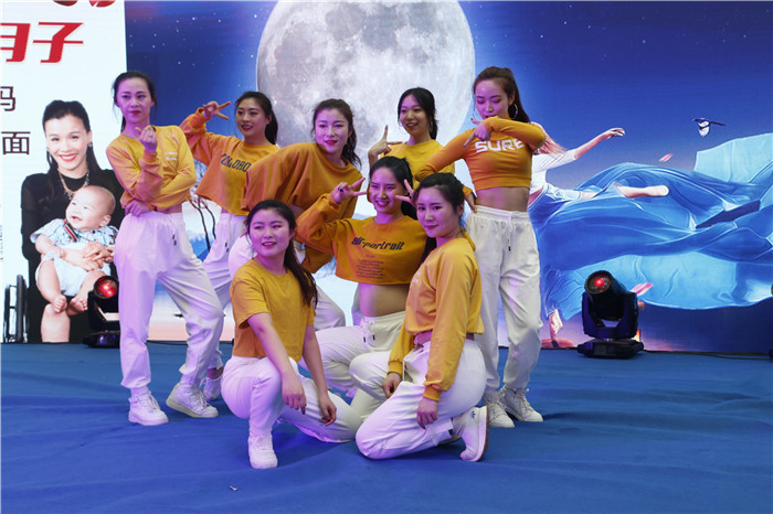 坚强妈妈桑兰阜阳有约，喜喜月子12年庆暨阜阳店开业