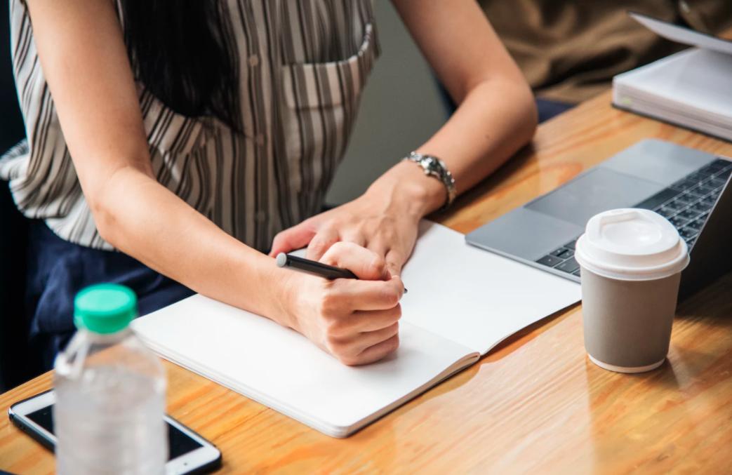 再确认这几个字怎么读,再确认一遍日语