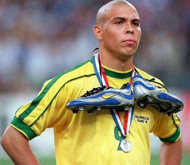 nike公认脚感最好的足球鞋,工欲善其事必先利其器训练