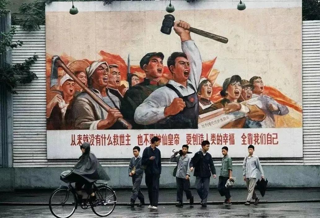 nike合作款羽绒服,nike联名湖人羽绒服