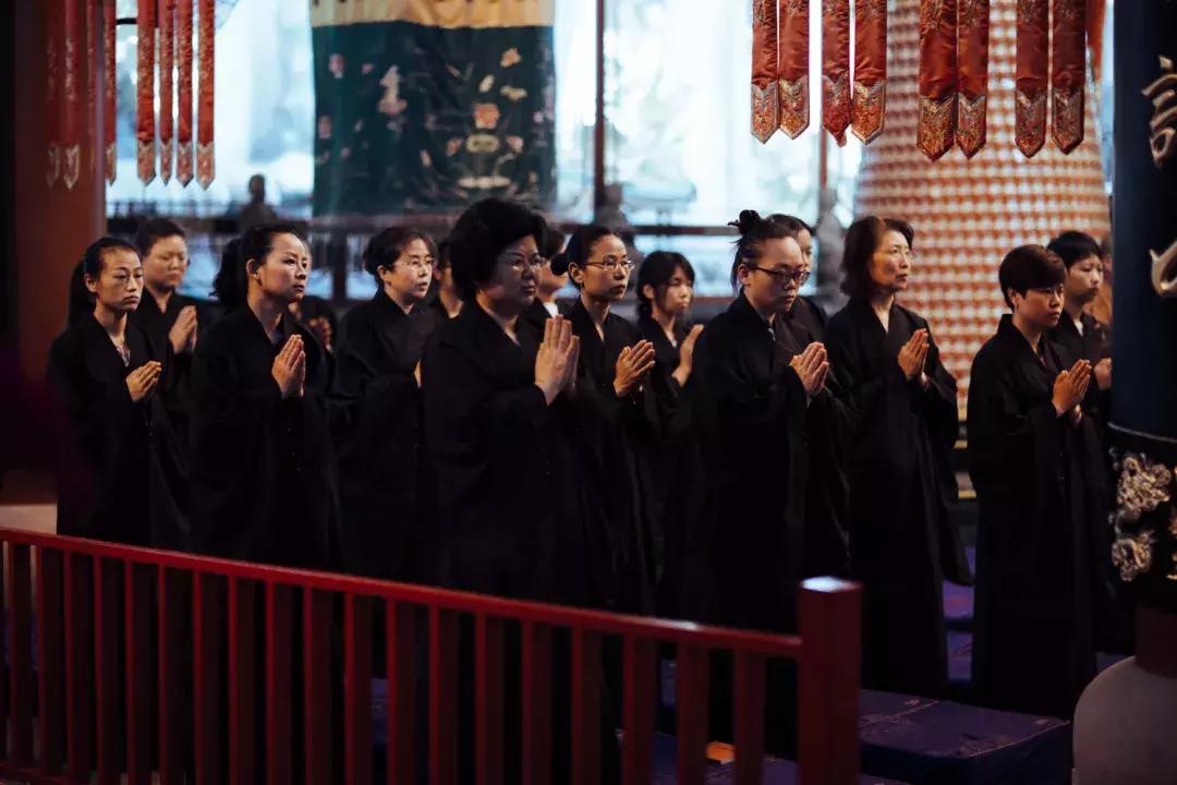 学佛十年佛在西天,世人皆信佛岂不知佛就在身边