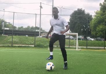 十大足球技巧过人动作,30秒掌握10种足球基本功