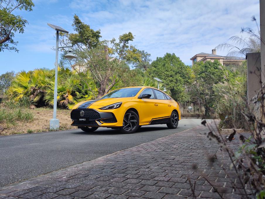 4.99万的名爵mg5试驾,名爵mg5中配自动青春风尚版起步