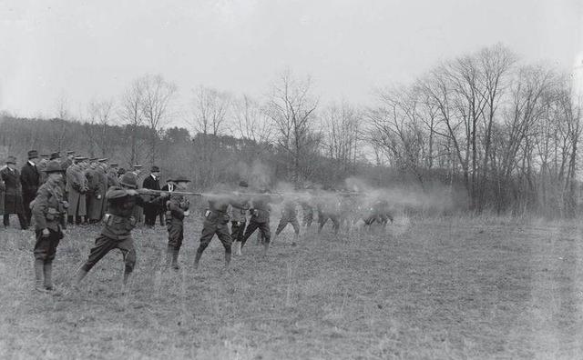 到底是轻机枪还是自动步枪,二战美军bar自动步枪