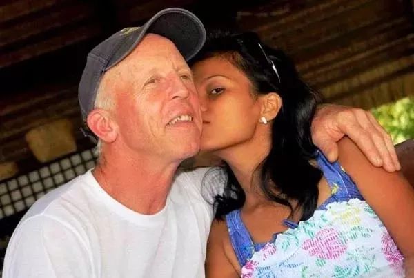 这里租妻合法，艾滋指数全球第一，每年竟还有3000万人要去