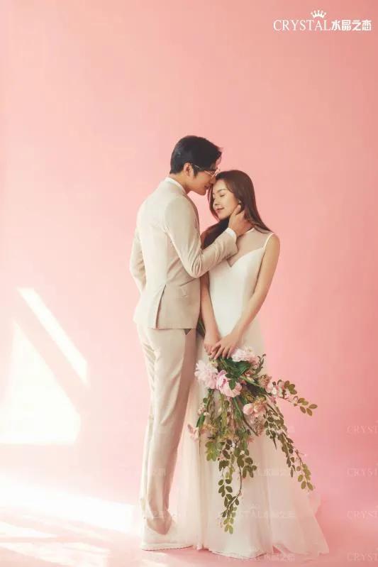 婚纱照韩式内景粉色气质,韩式内景婚纱照找哪家