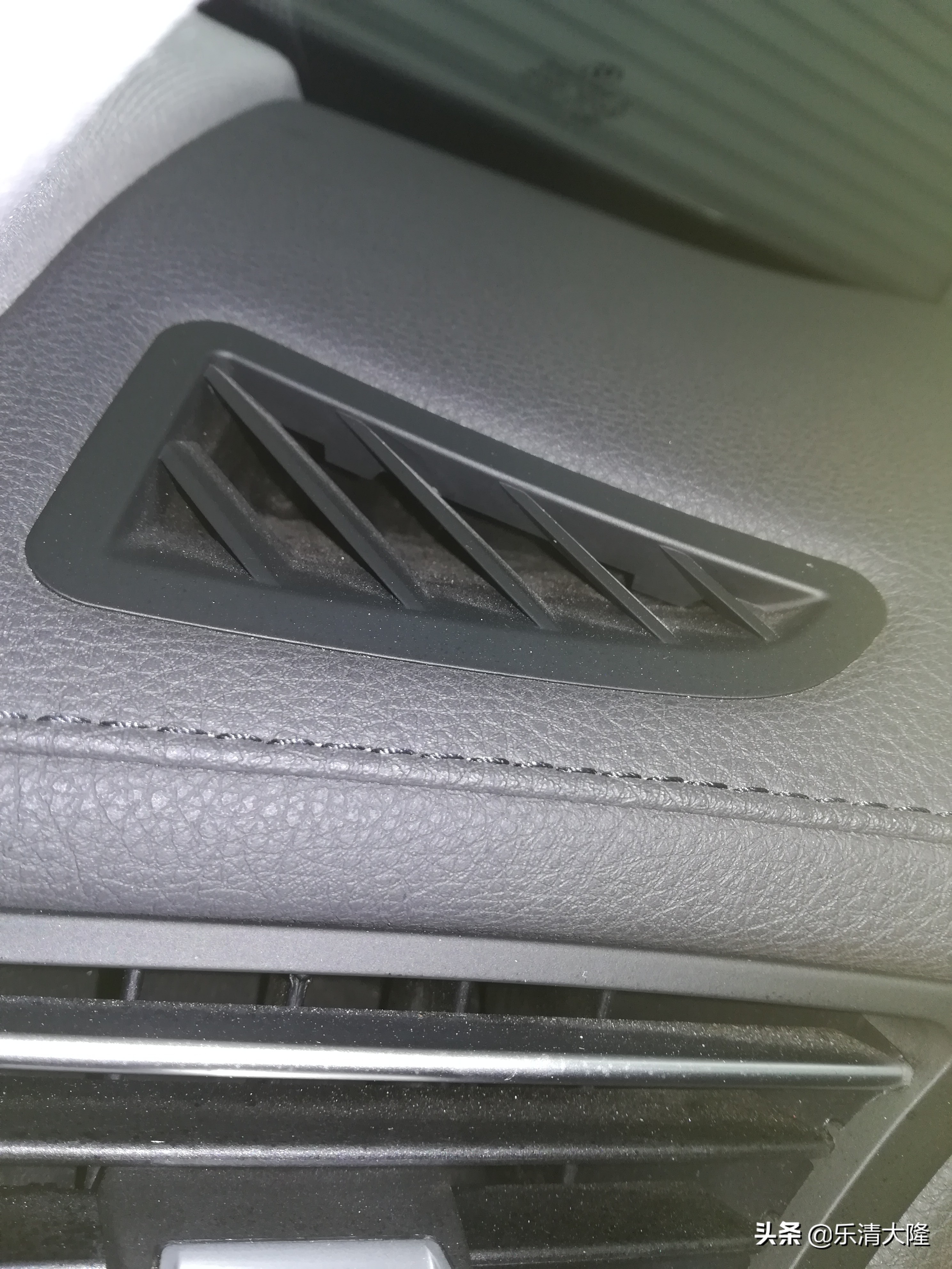 广州宝马7系内饰清洗,宝马7系发动机舱清洗