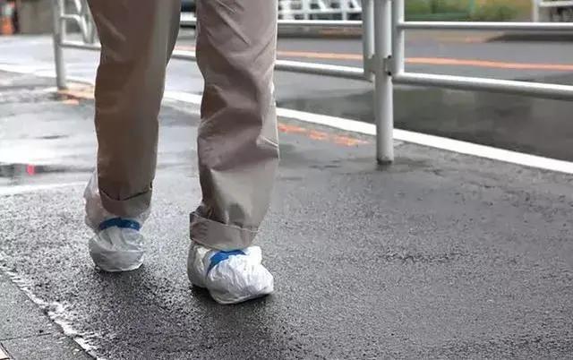 刘强东推荐一双小白鞋,刘强东的鞋子