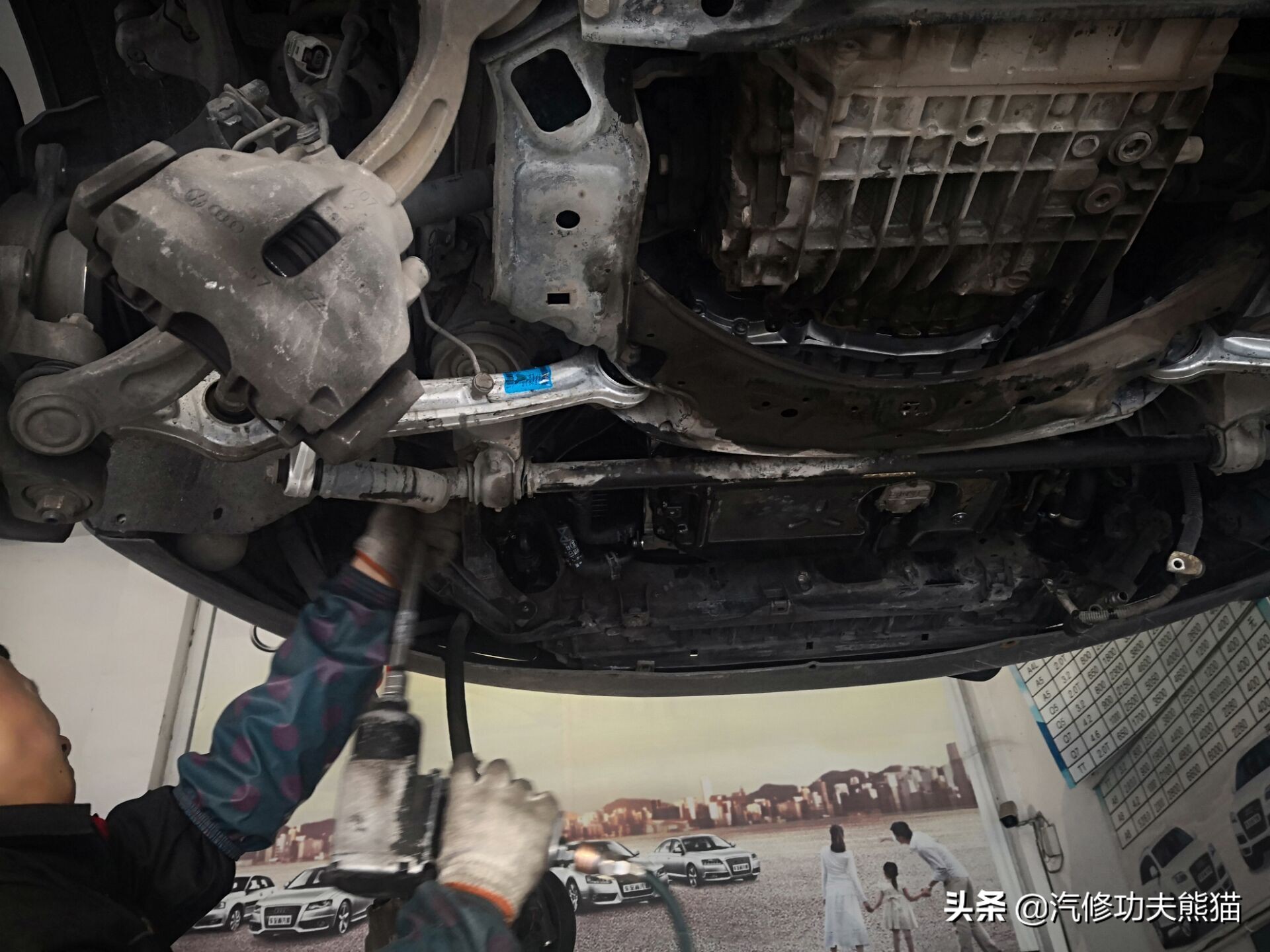 16款奥迪a6l2.5自吸发动机漏油,奥迪a6l2.4免拆烧机油处理靠谱吗