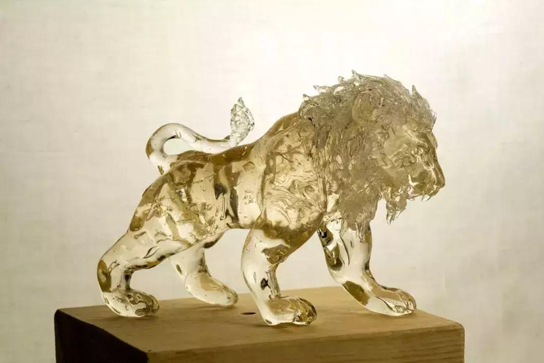 21岁日本小伙立志复兴糖艺制作，5分钟捏出金鱼熊猫，你舍得吃吗