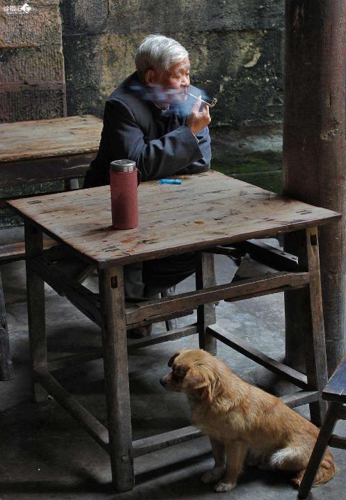 农村老人总是仇视照顾自己的子女，“孝不如顺，远香近臭”