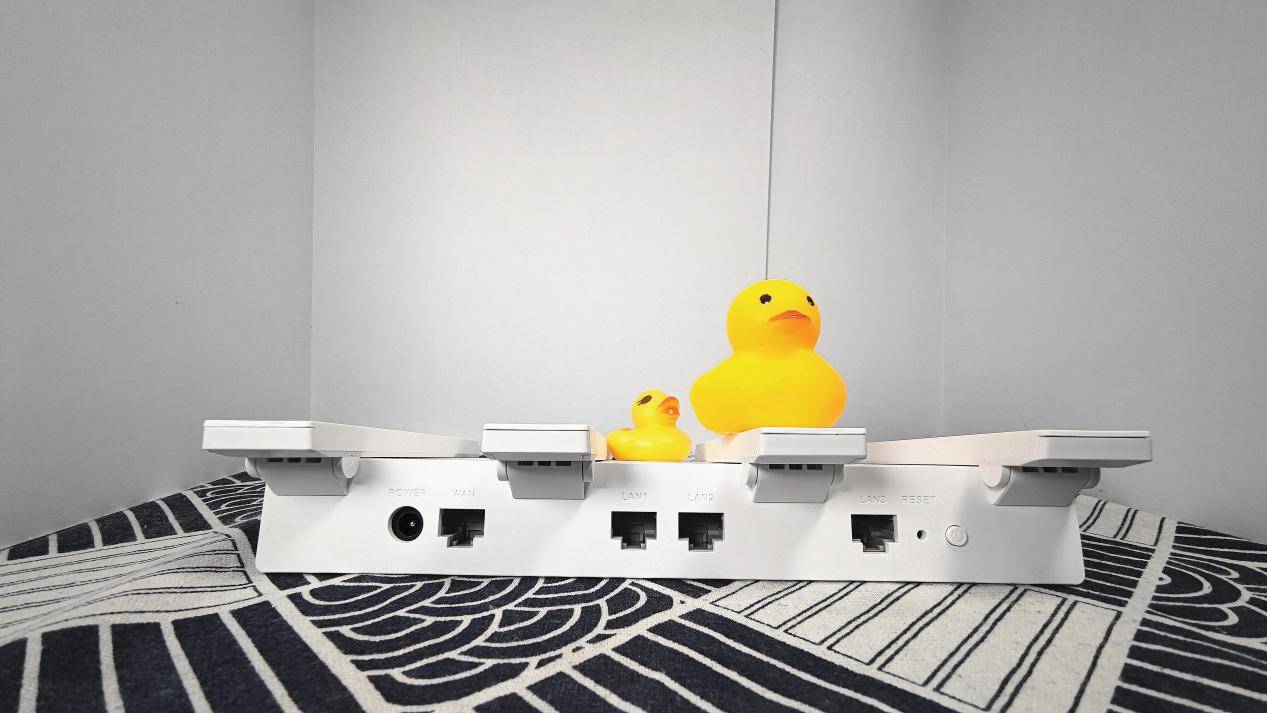 华为路由器ax3pro和tplinkax3200,华为最新的wifi路由器