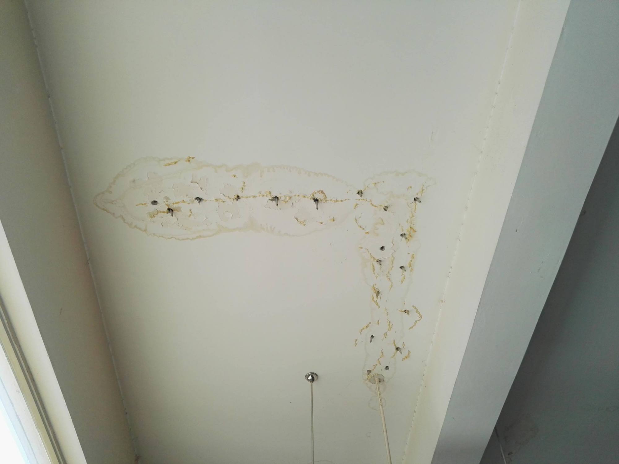 卫生间漏水不砸砖怎么补救,补漏神器轻松解决渗水卫生间漏水