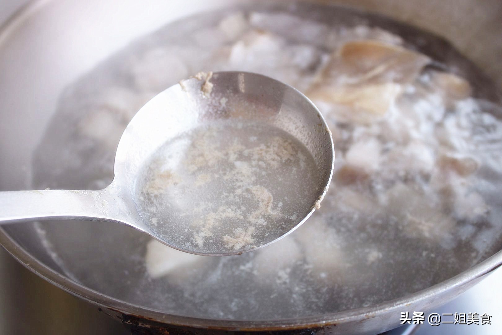 炖肉出的沫子是什么,炖肉炖出来的沫子是好的还是坏的