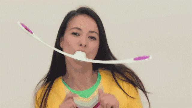 真的不是来搞笑的，樱花妹对小V脸的执着我是真的服！