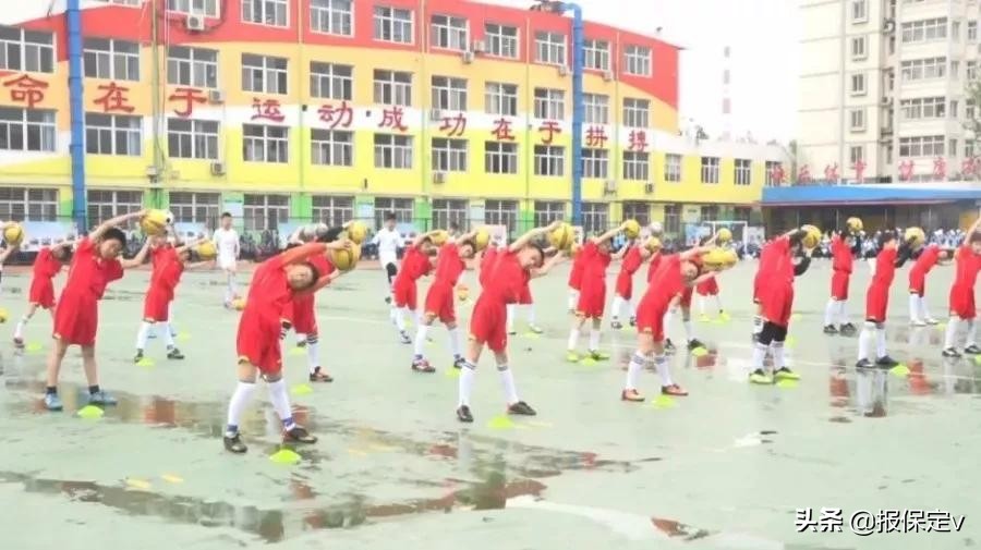 驰骋足球赛场,新市场小学春季足球联赛