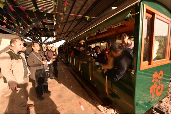 鍏嬩緷榛戠伀鎶婅妭绡濈伀鏅氫細,鍏嬩緷榛戠伀鎶婅妭鐜板満鐩存挱