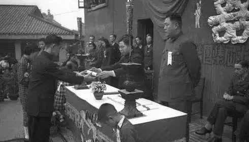 扬州一场33年前的集体婚礼，在抖音上火了