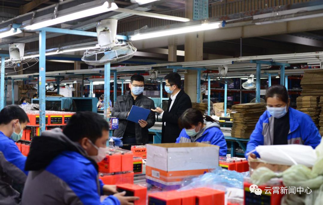 筑牢战疫堡垒防疫一线党旗别样红,奋战抗疫一线彰显硬核担当