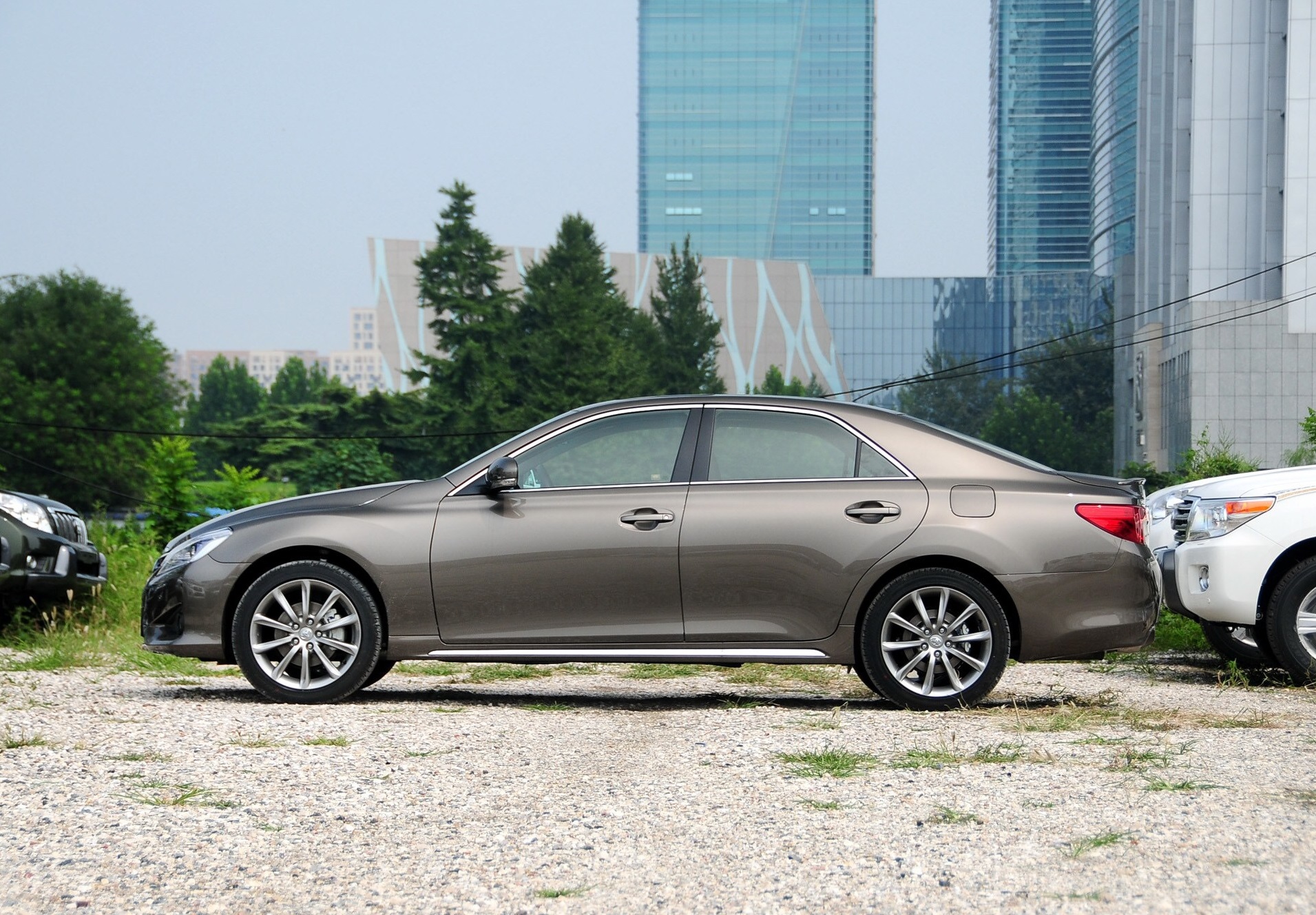 丰田锐志后驱v6最后的绝唱,大后超锐志