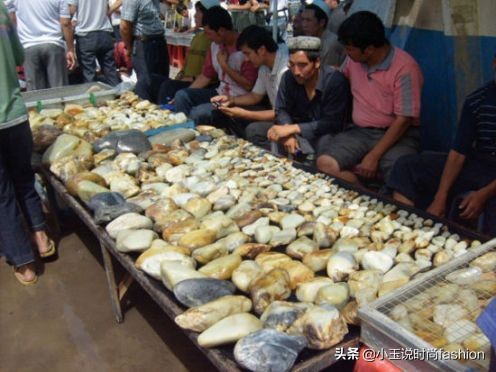 金星买翡翠手镯被坑,花15000买假金手镯