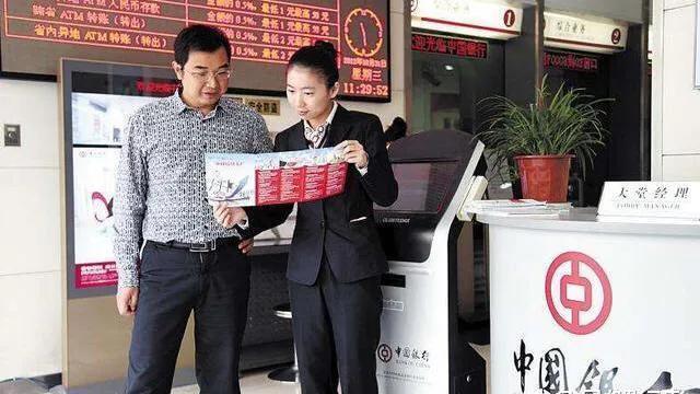 信贷员说能办贷款就能办吗,银行贷款十万还能再贷出30万吗