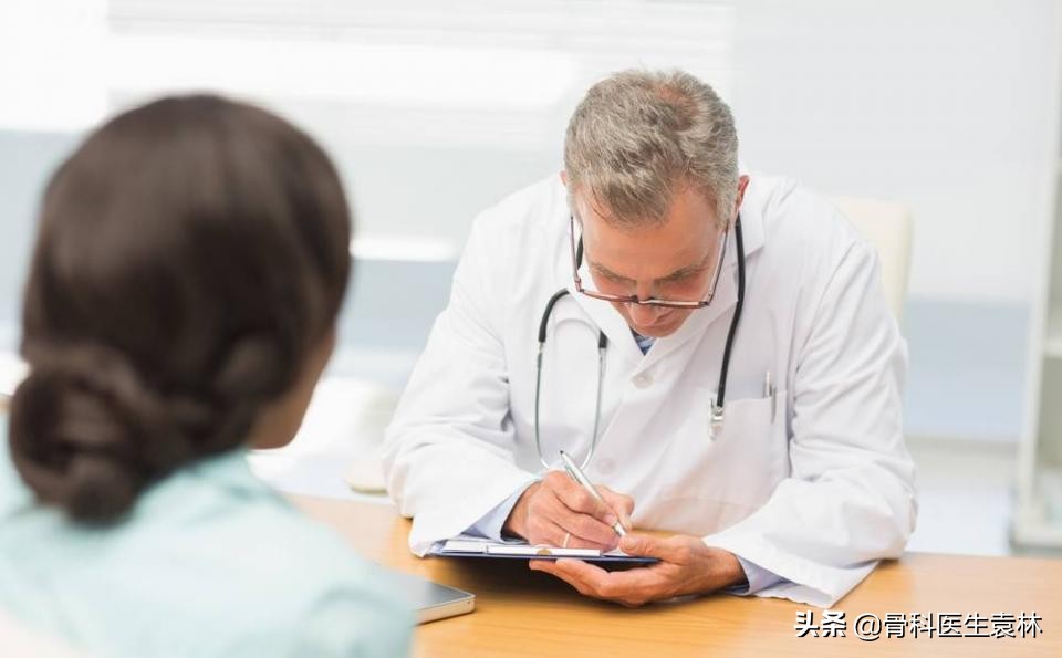 膝盖长骨刺是什么原因造成的,膝盖有骨刺和没骨刺图片