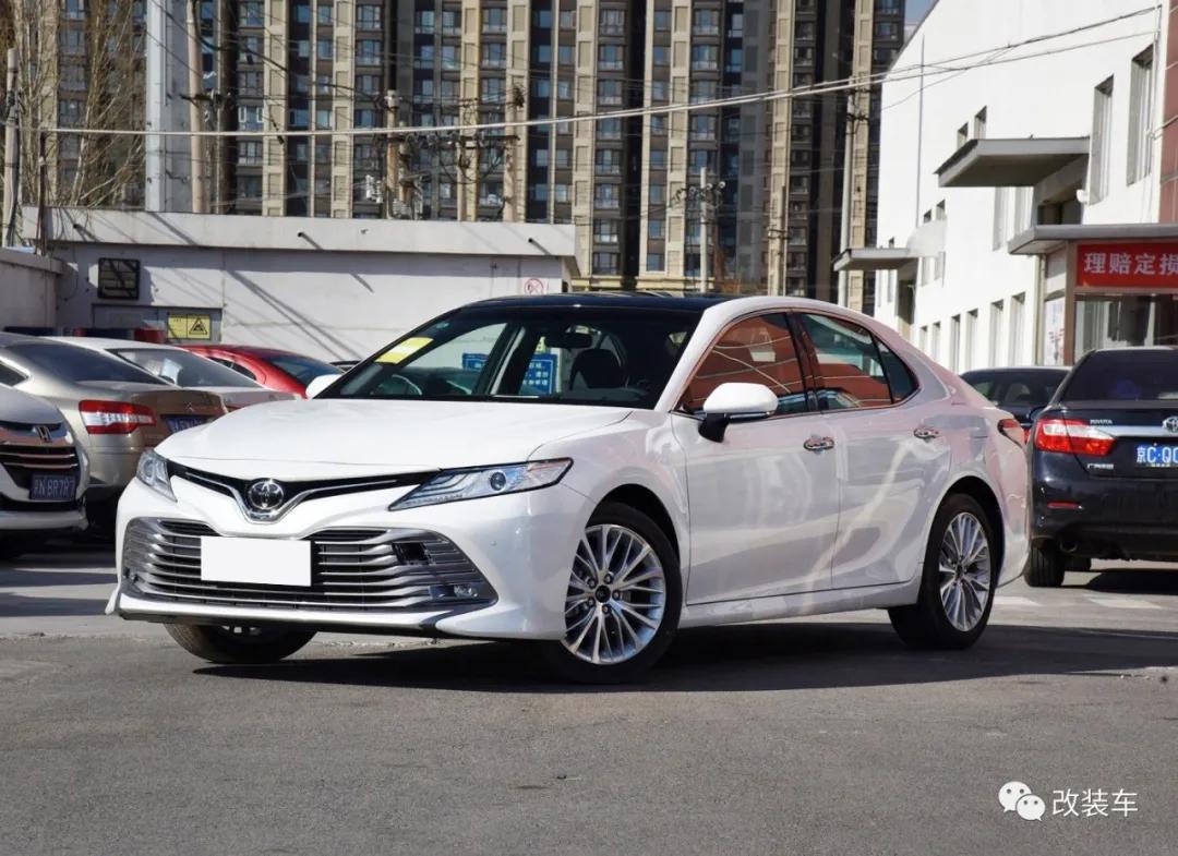 凯美瑞高达涂装,高达改色车膜凯美瑞