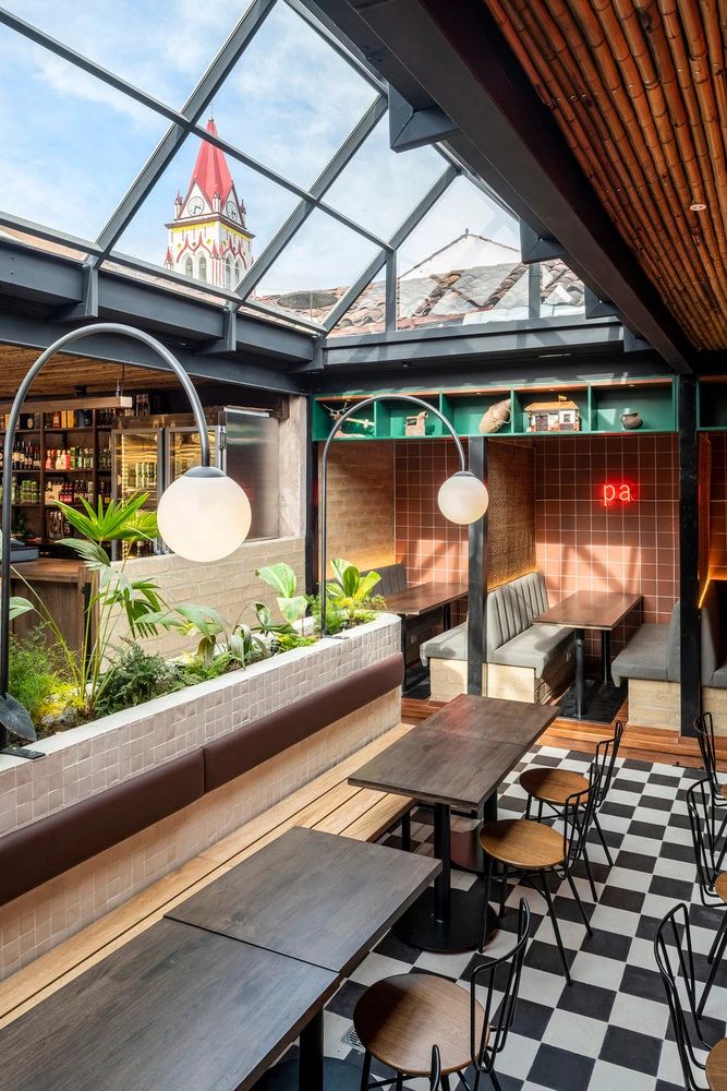 咖啡馆的闲暇时光,咖啡馆里惬意美好的时光