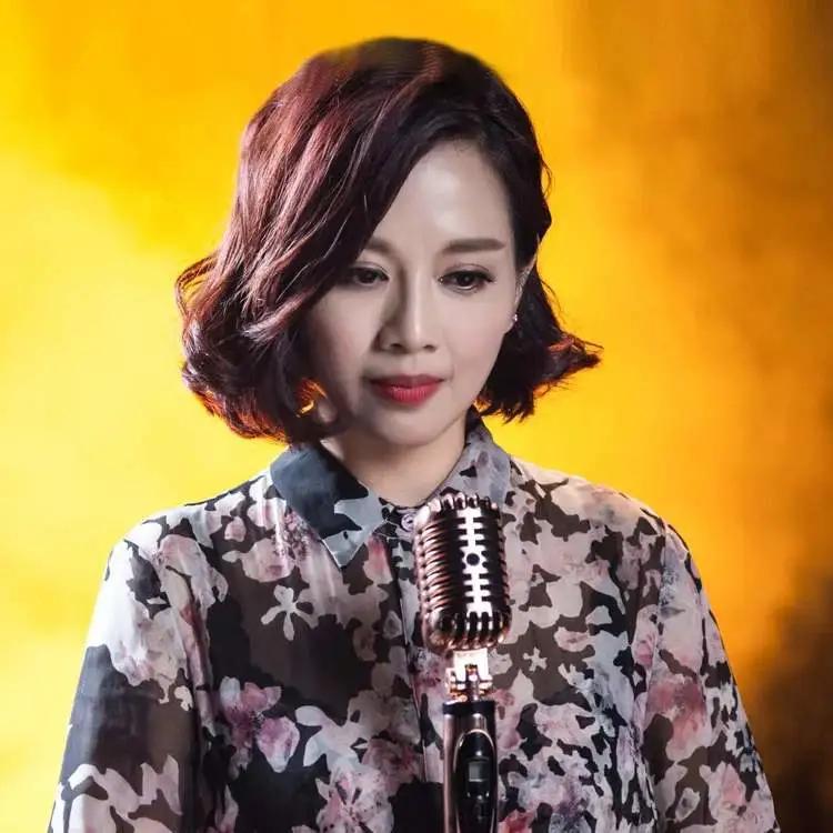 她被家人当作摇钱树,她曾被抛弃患抑郁症5年