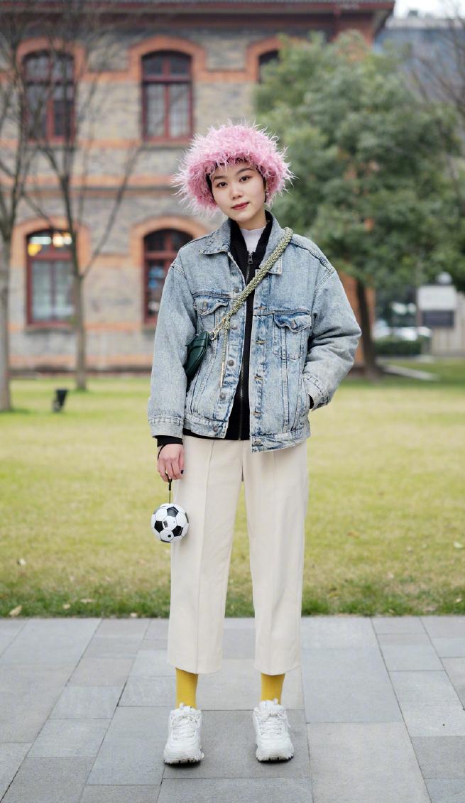 女人再懒也要穿得美美的,女人少穿这四种裤子