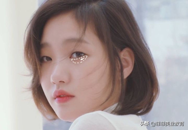 单眼皮眼睛放大的眼妆教程简单,初学者单眼皮眼妆教程肿眼泡