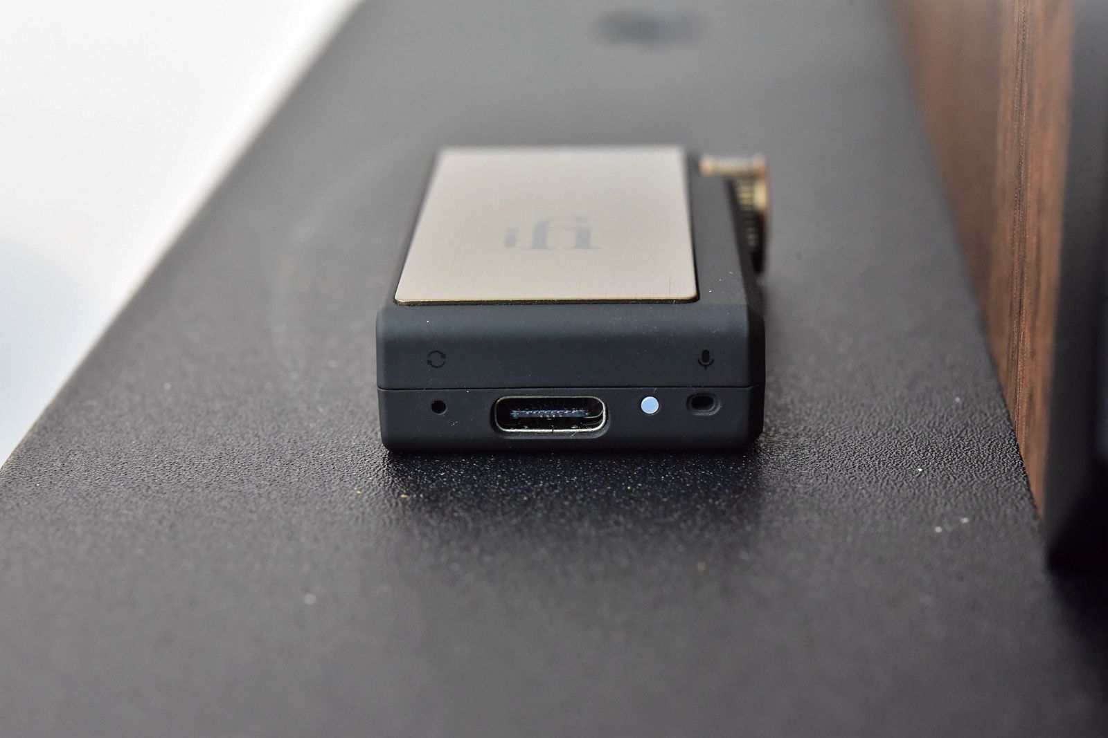 iFiGOBlu迷你蓝牙耳放评测，它有能力取代各种手机耳放线