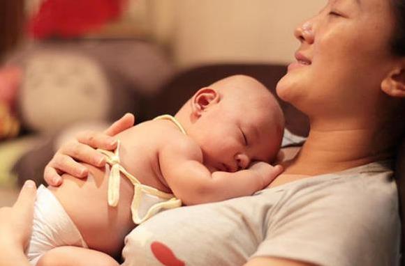 产检正常生孩子的时候大出血,生完孩子6个月了断断续续出血