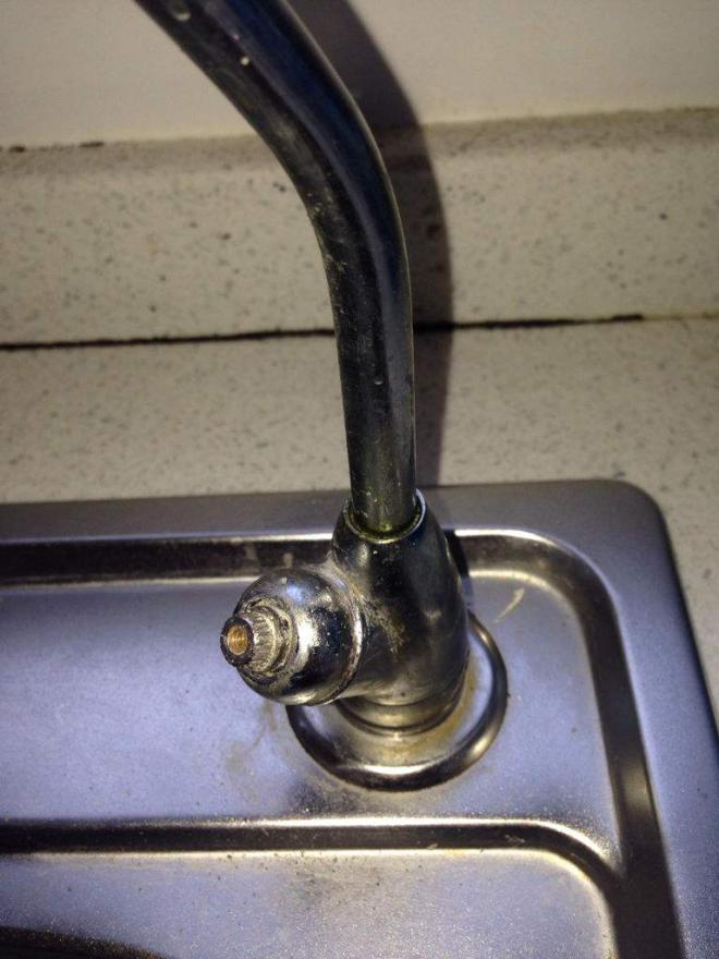 厨房水龙头换了新阀芯还是滴水,水龙头换完阀芯还滴水怎么回事