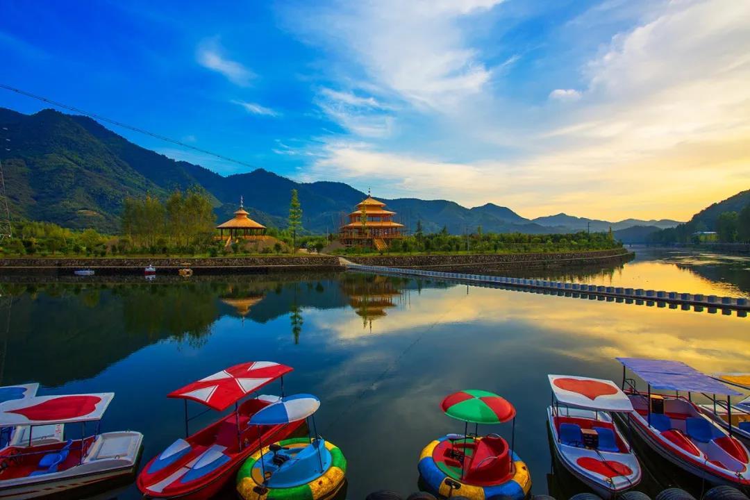 峡谷漂流推荐一个避暑圣地,金丝峡漂流和溶洞漂流哪个好玩