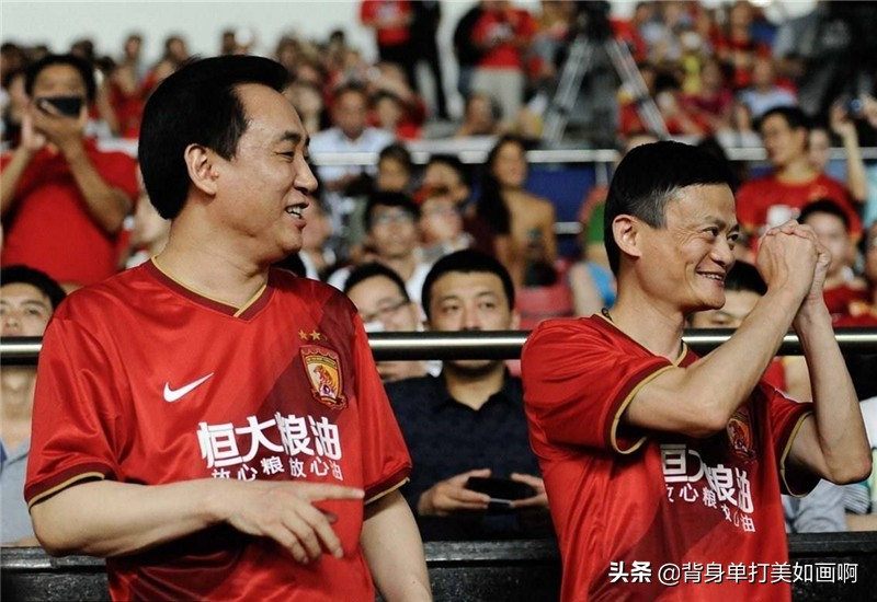 许家印亲赴现场督战恒驰冬测,许家印陪父回乡探望父老乡亲