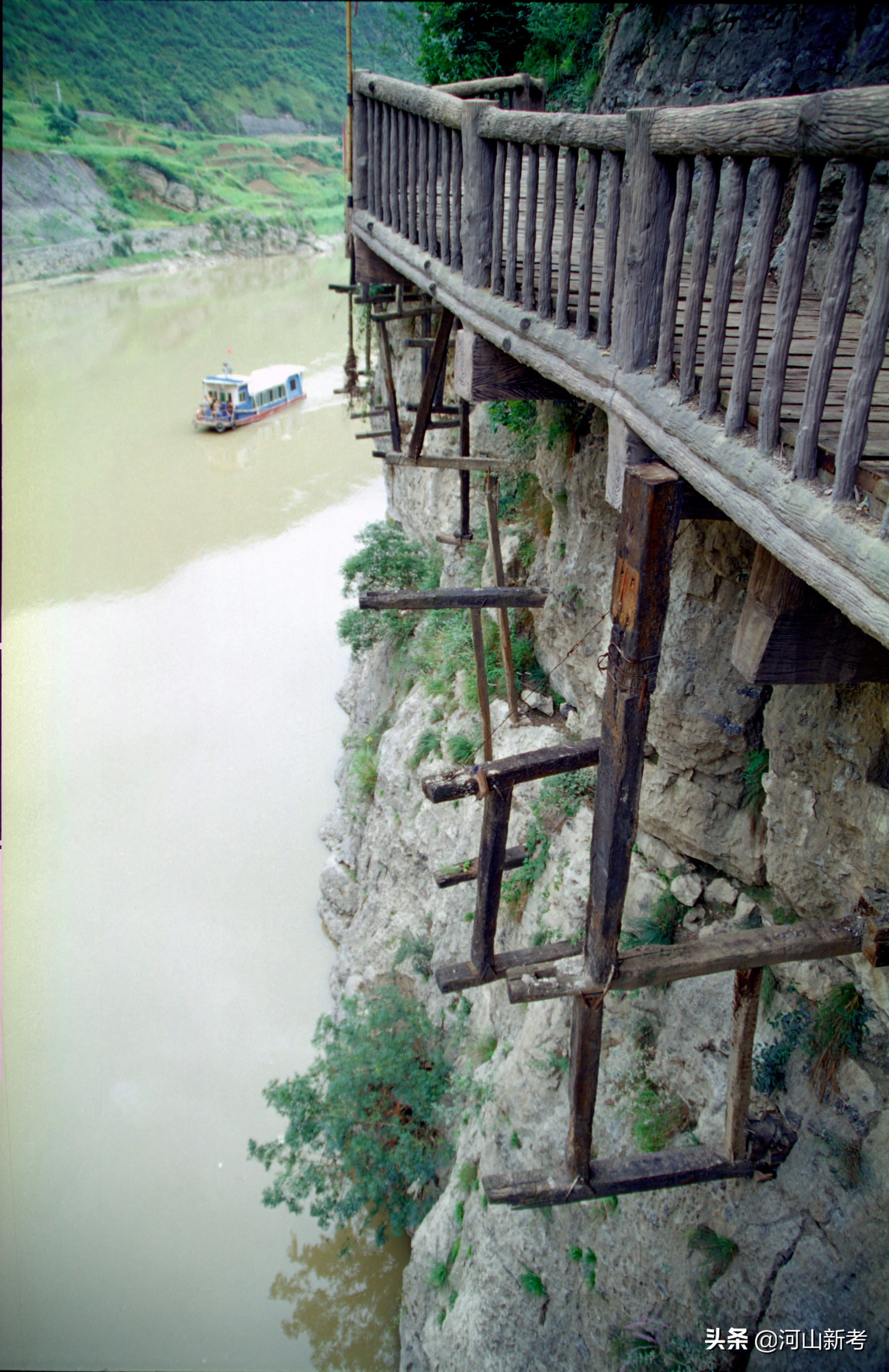 古栈道是如何修建的,古栈道是怎么建造的