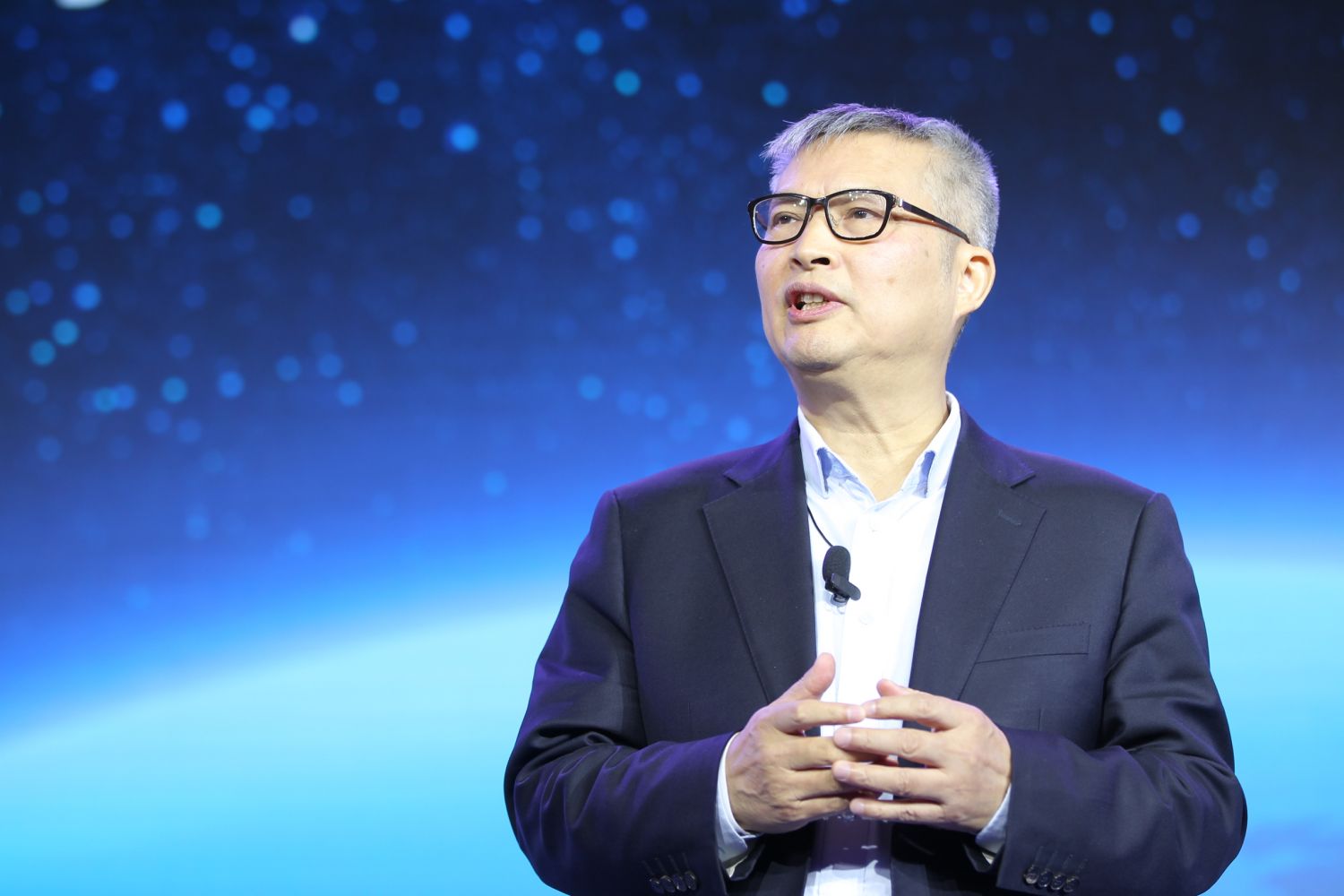 守国门的天使，“割韭菜”的恶魔——京东方