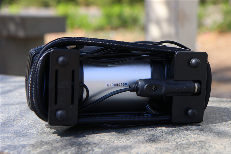 途虎王牌充气泵怎么使用,途虎王牌车载充气泵t1有线数显款