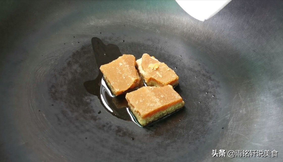 红烧肉炖土豆入口即化,红烧肉炖土豆软糯不油腻